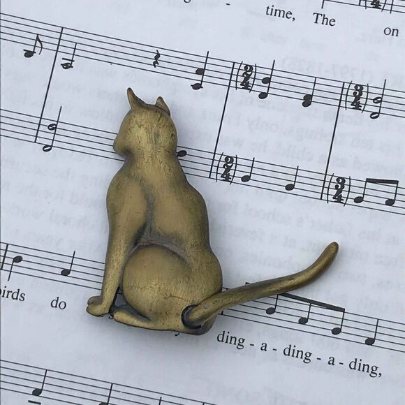 Vintage Cat Brooch with Swinging Tail - Picture 3 of 7